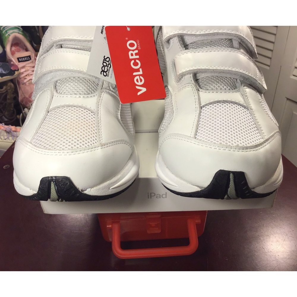 Drew Lightning II V - Men's Athletic Walking Shoe. Like New. - Picture 2 of 16